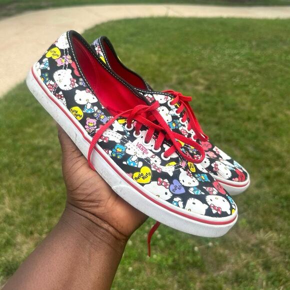VANS Hello Kitty Authentic Lo Pro Sneakers Black/Red Unisex Size M 7 W 8.5 - Picture 10 of 13